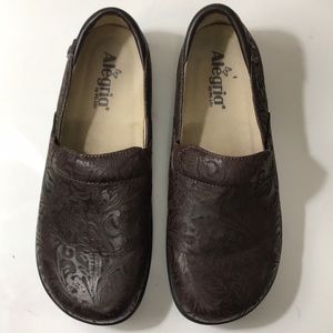 Alegria Kel brown paisley leather clog shoe